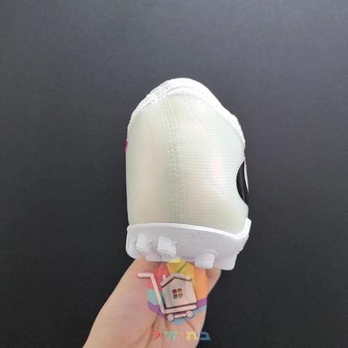 נעלי כדורגל Nike Phantom לדשא סינטטי 3