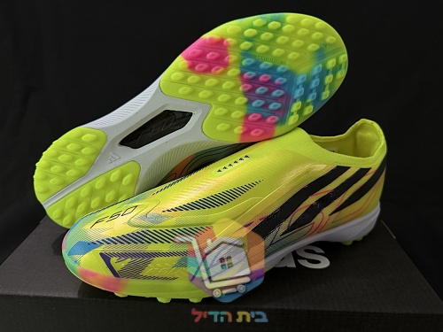 נעלי כדורגל adidas ללא שרוכים 7
