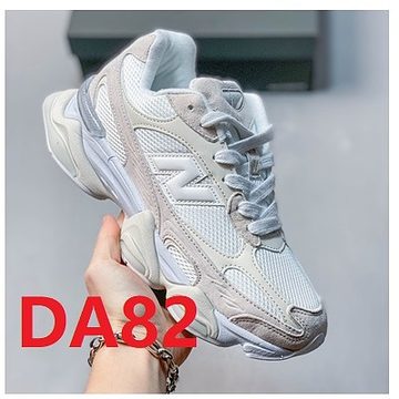 הצבע בקוד DA82