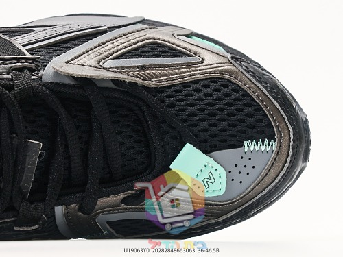 נעלי סניקרס New Balance בשני דגמים, 1906E ו-1906A 2