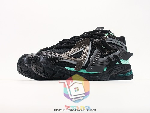 נעלי סניקרס New Balance בשני דגמים, 1906E ו-1906A 5