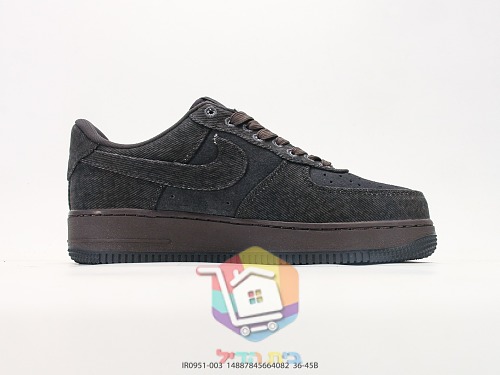 נעלי סניקרס Nike Air Force 1 שחורות עם סוליה חומה 9