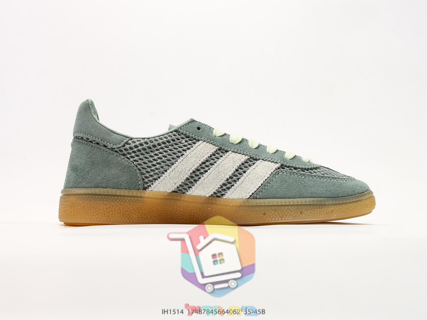 נעלי סניקרס adidas ירוקות בזמש ורשת עם סוליית גומי