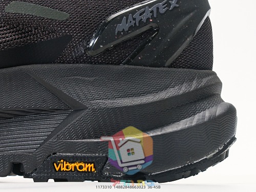 נעלי ריצת שטח HOKA Mafate X שחורות עם סוליית Vibram 3