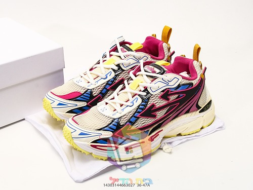 נעלי ריצה Off-White בסוליה צהובה משוננת 9
