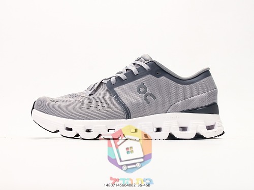 נעלי ריצה On Cloud X מבד סרוג עם סוליה מחוררת 48