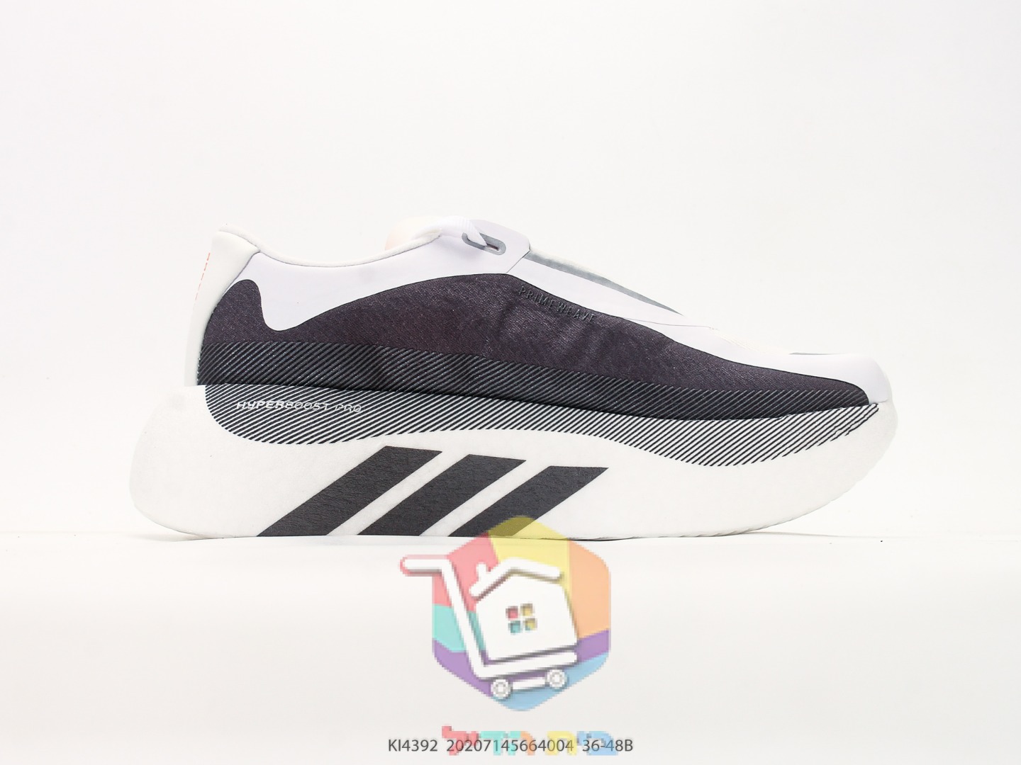 נעלי ריצה adidas שחורות מבד סרוג