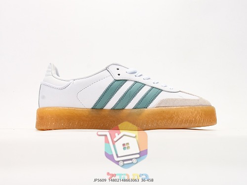 נעלי סניקרס adidas Samba ו-Superstar בהדפס Hello Kitty 23