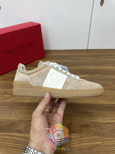 נעלי סניקרס VALENTINO עם לוגו מובלט בצד 6