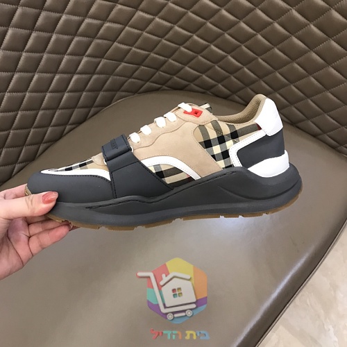 נעלי סניקרס BURBERRY בדוגמת משבצות 2