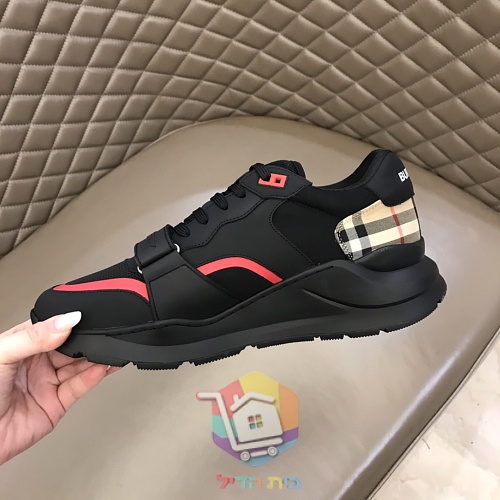 נעלי סניקרס BURBERRY בדוגמת משבצות 18