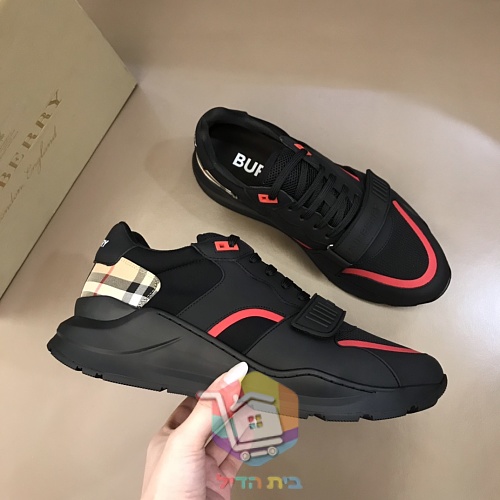 נעלי סניקרס BURBERRY בדוגמת משבצות 22