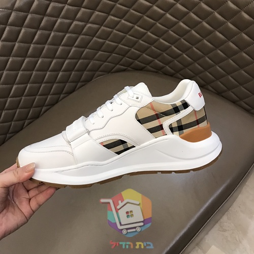 נעלי סניקרס BURBERRY בדוגמת משבצות 26
