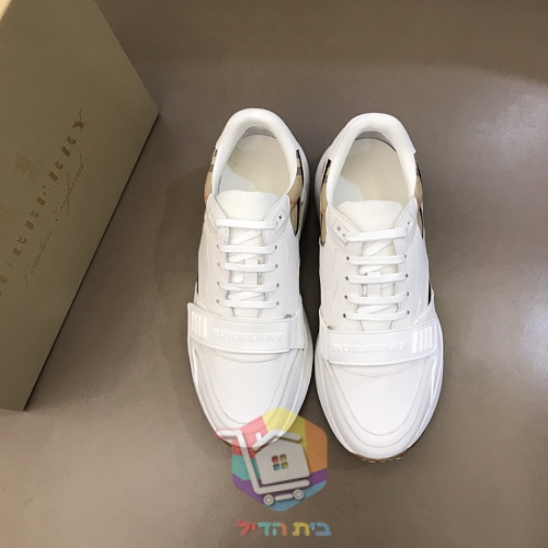 נעלי סניקרס BURBERRY בדוגמת משבצות 32