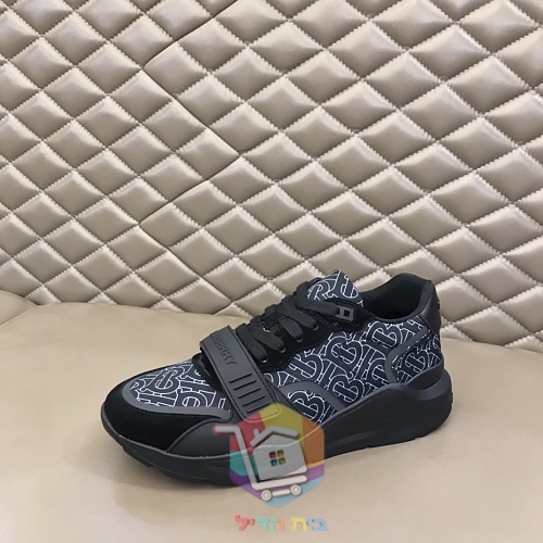 נעלי סניקרס BURBERRY בדוגמת משבצות 45