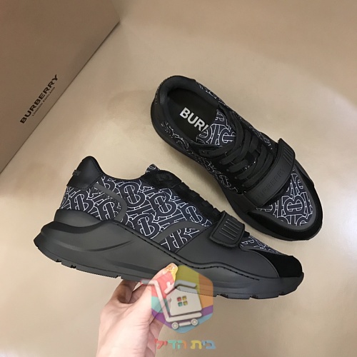נעלי סניקרס BURBERRY בדוגמת משבצות 46