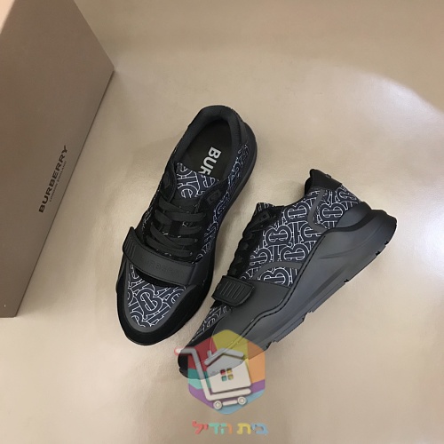 נעלי סניקרס BURBERRY בדוגמת משבצות 47