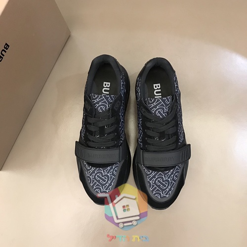 נעלי סניקרס BURBERRY בדוגמת משבצות 48