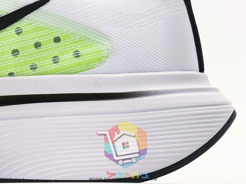 נעלי ריצה Nike Pegasus עם חלון אוויר שקוף בסוליה 21