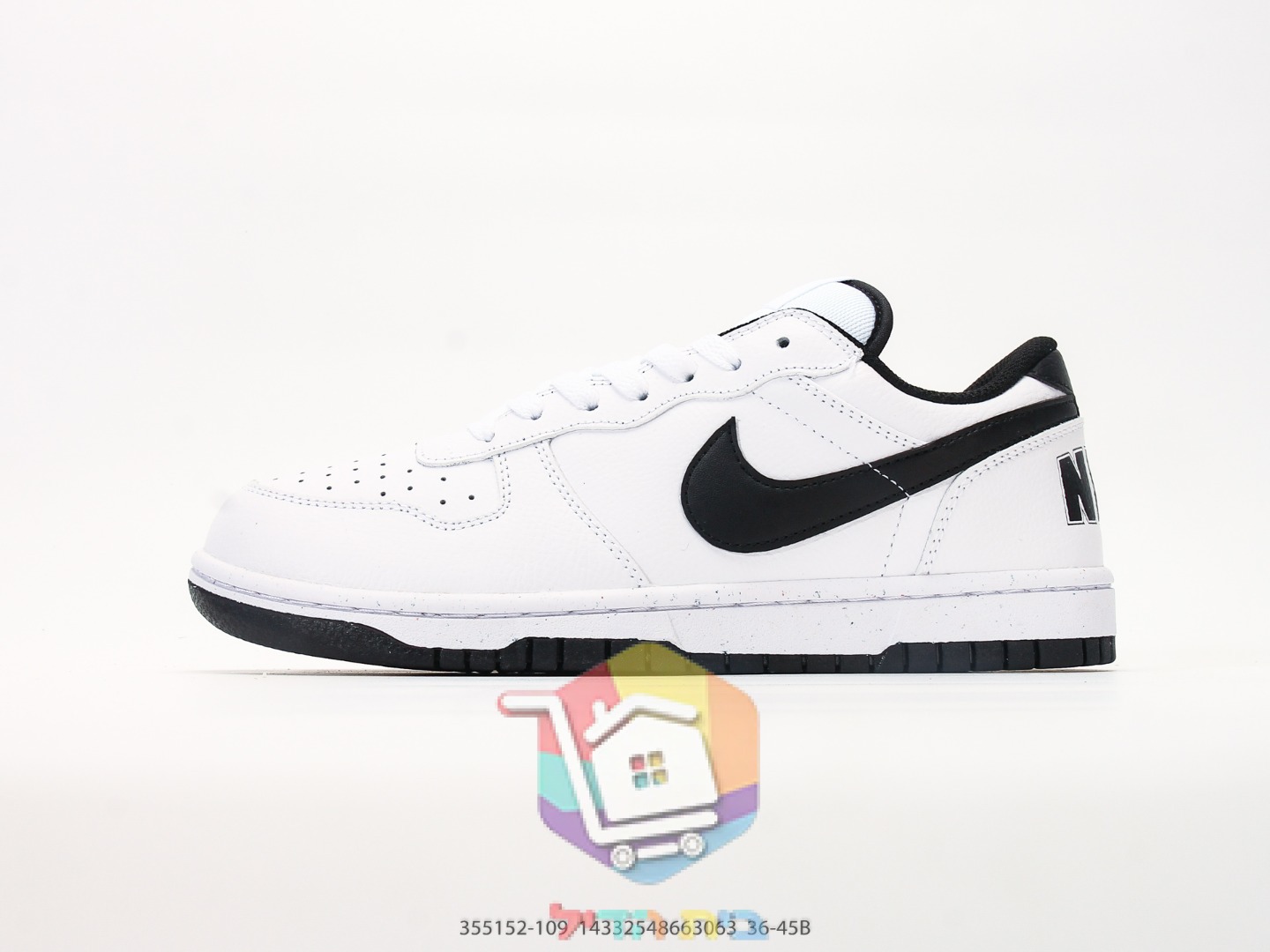 נעלי סניקרס Nike Dunk Low לבן שחור ו-Air Force 1 עם פרחים