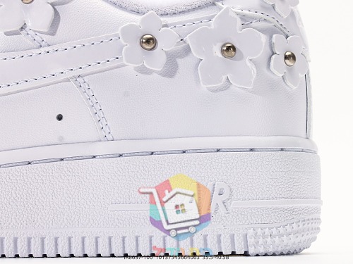 נעלי סניקרס Nike Dunk Low לבן שחור ו-Air Force 1 עם פרחים 14