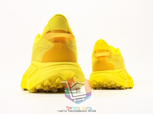 נעלי ריצה HOKA עם ריפוד עבה בסוליה 5