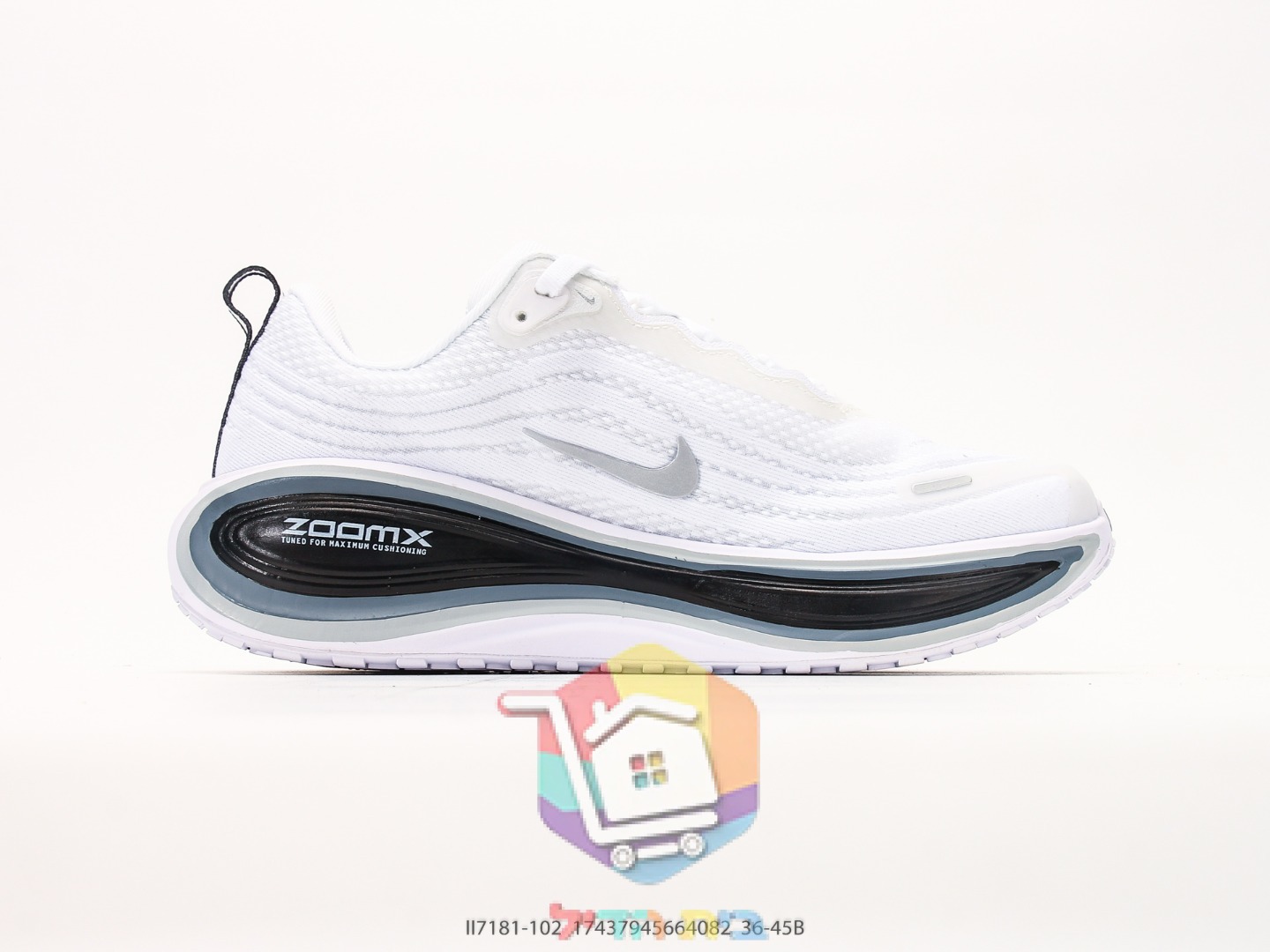 נעלי ריצה Nike לבנות עם בועת אוויר בסוליה