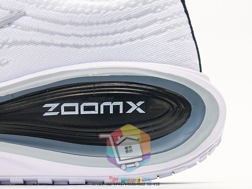 נעלי ריצה Nike לבנות עם בועת אוויר בסוליה 3