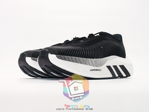 נעלי ריצה adidas מבד סרוג 16