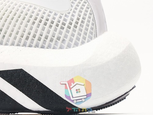 נעלי ריצה adidas מבד סרוג 24