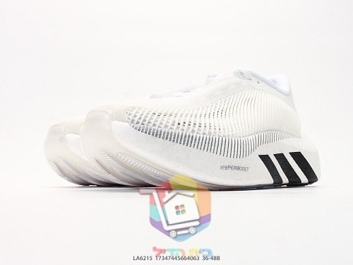 נעלי ריצה adidas מבד סרוג 26