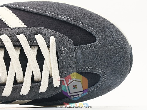 נעלי סניקרס adidas עם שלושה פסים 12