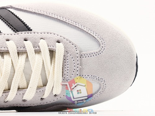 נעלי סניקרס adidas עם שלושה פסים 21
