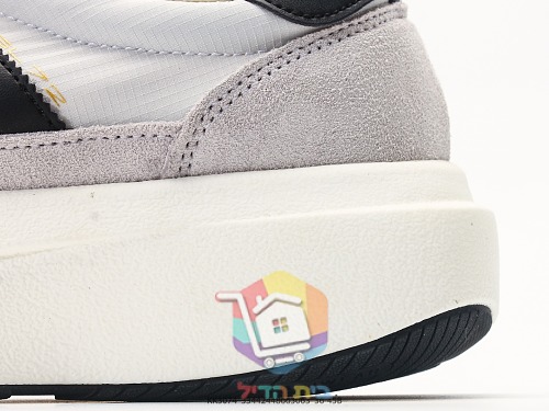 נעלי סניקרס adidas עם שלושה פסים 22