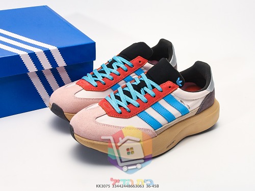 נעלי סניקרס adidas עם שלושה פסים 30
