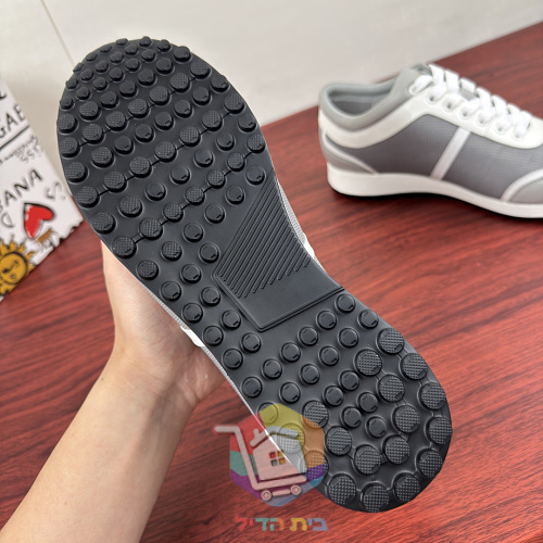 נעלי סניקרס Dolce & Gabbana עם לוחית מתכת בצד 9