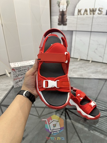 סנדלי DSQUARED2 עם שלוש רצועות מתכווננות 15