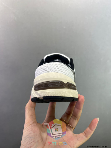 נעלי ריצה ASICS GEL רטרו לגברים ונשים 23