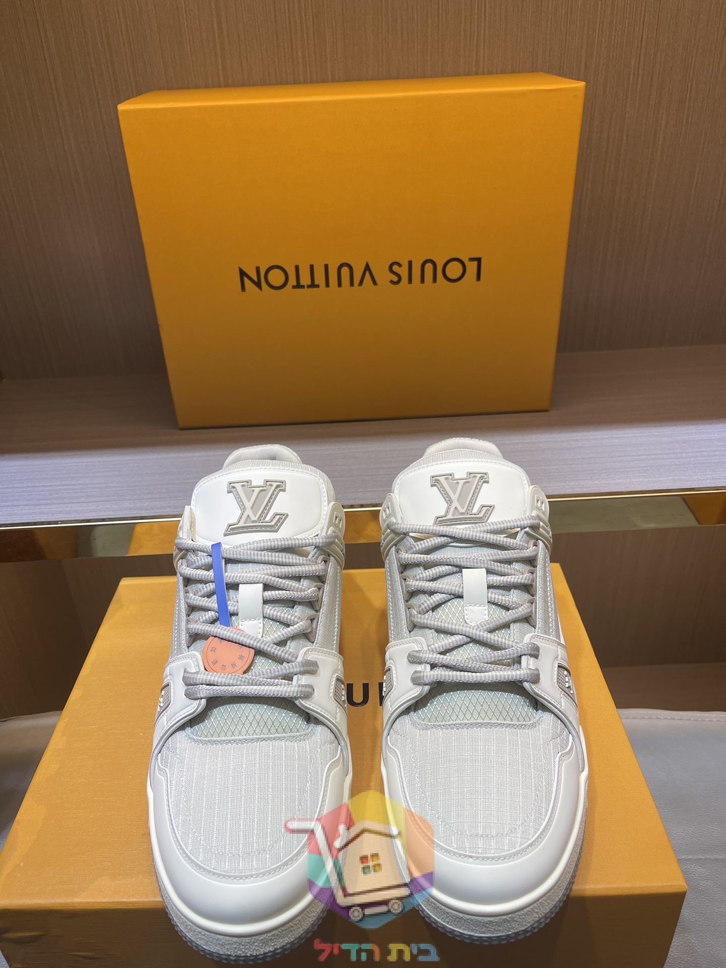 נעלי LV Trainer של Louis Vuitton שחור וקרם