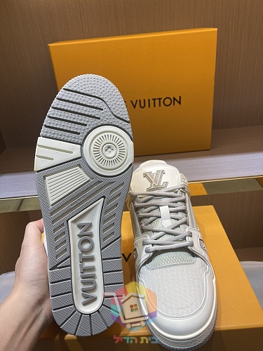 נעלי LV Trainer של Louis Vuitton שחור וקרם 3