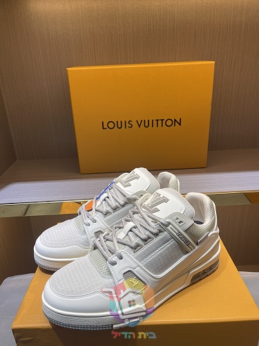 נעלי LV Trainer של Louis Vuitton שחור וקרם 5