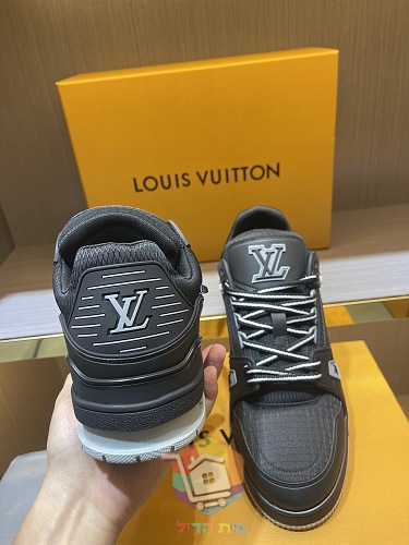 נעלי LV Trainer של Louis Vuitton שחור וקרם 11