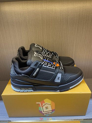 נעלי LV Trainer של Louis Vuitton שחור וקרם 17