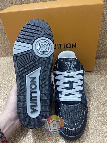 נעלי LV Trainer של Louis Vuitton 18