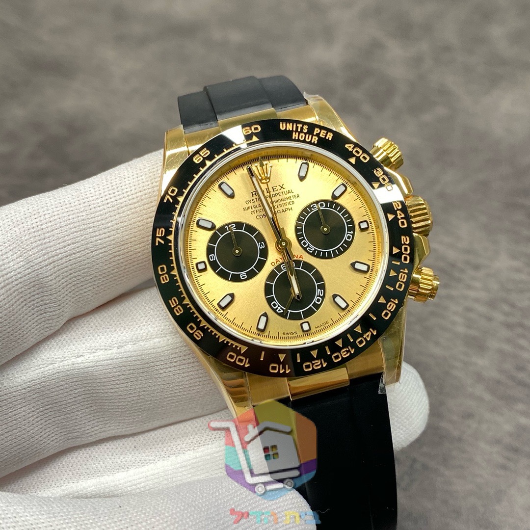 שעון Rolex Daytona בגוון זהב על רצועת גומי, 40 מ"מ