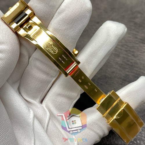 שעון Rolex Daytona בגוון זהב על רצועת גומי, 40 מ"מ 2