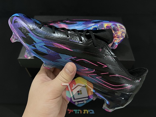 נעלי כדורגל adidas שחורות עם ברק צבעוני 9