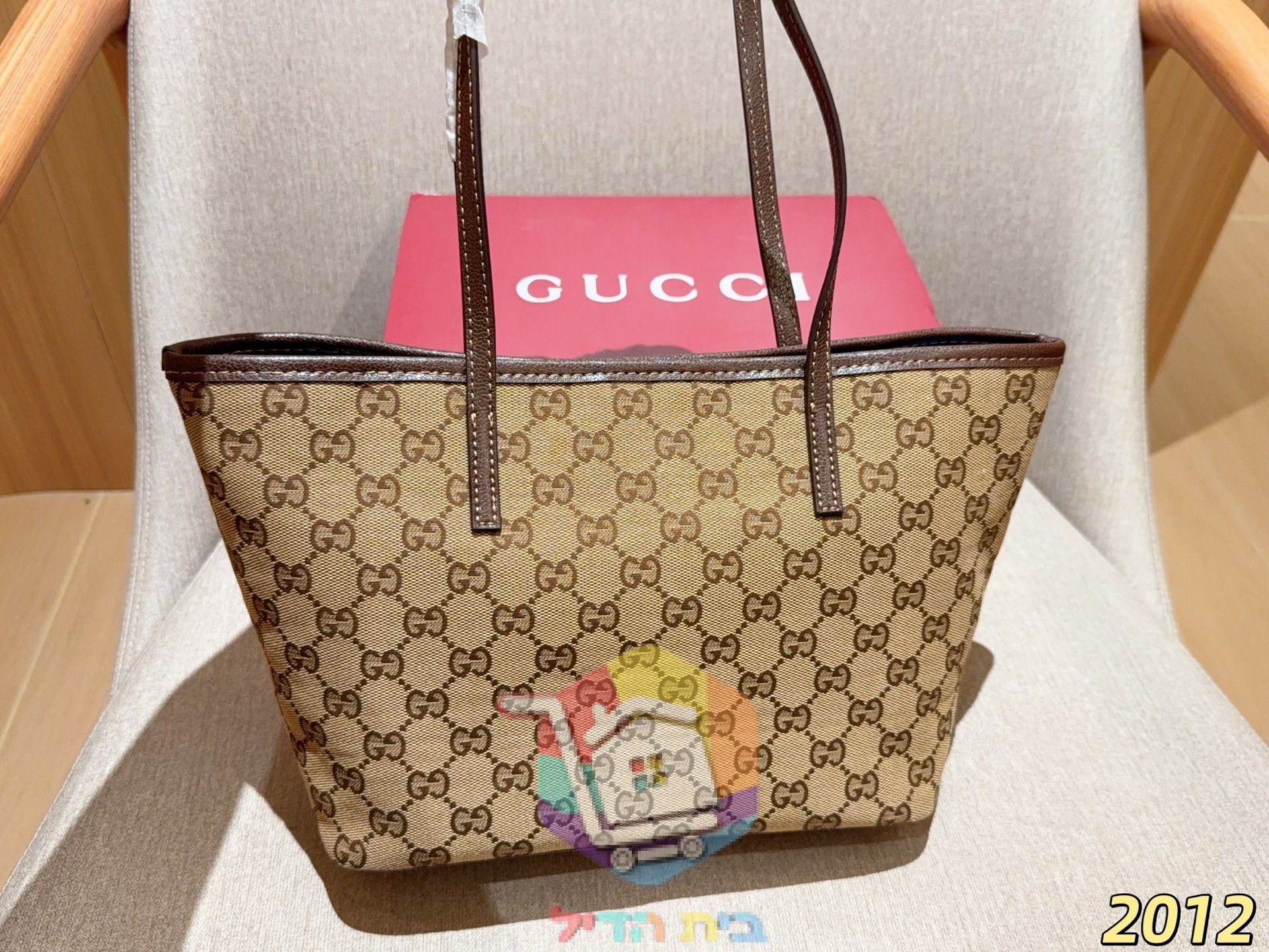 תיק טוט Gucci בדוגמת GG