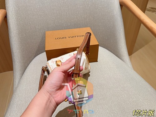 תיק חבית מיני Louis Vuitton 2