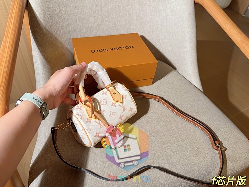 תיק חבית מיני Louis Vuitton 8